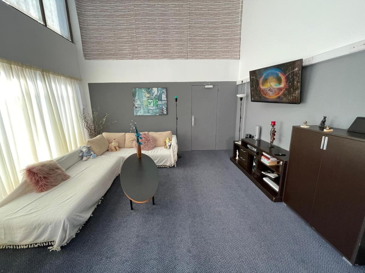 Premium Hostel Marina Paphos Extérieur photo