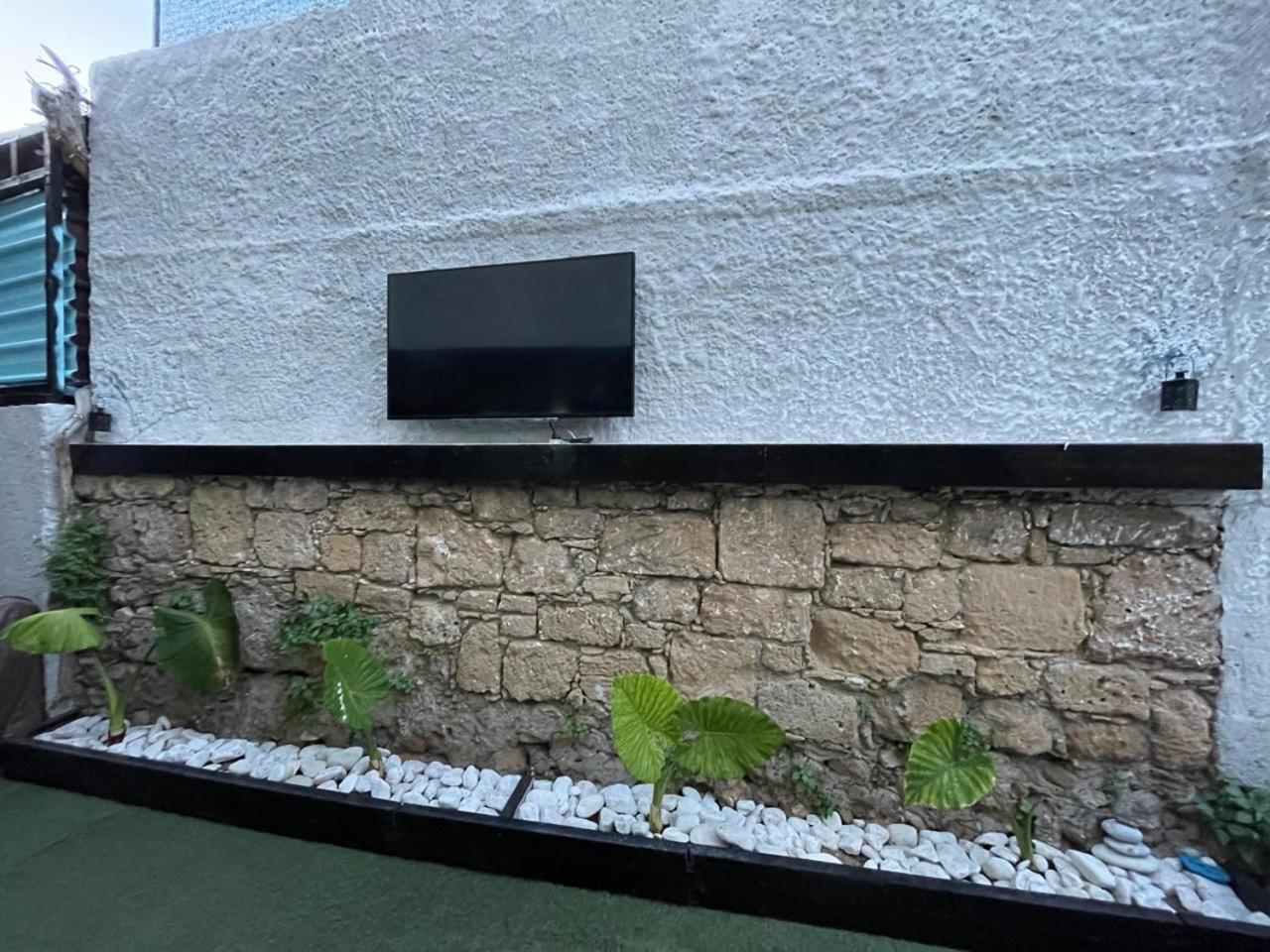 Premium Hostel Marina Paphos Extérieur photo